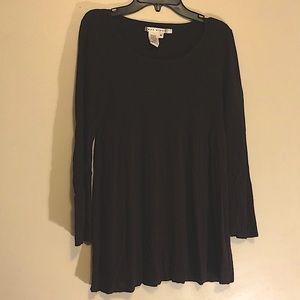 Loose fitting dark brown top with half sleeves